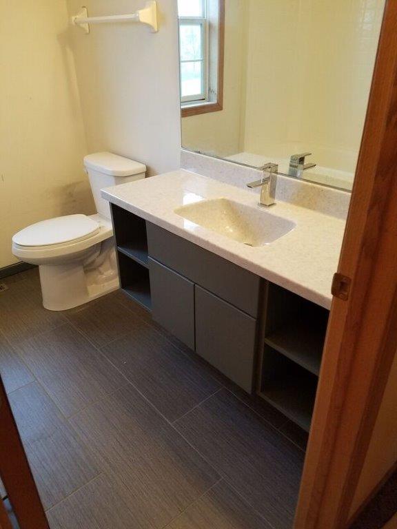 Grey Bath 2