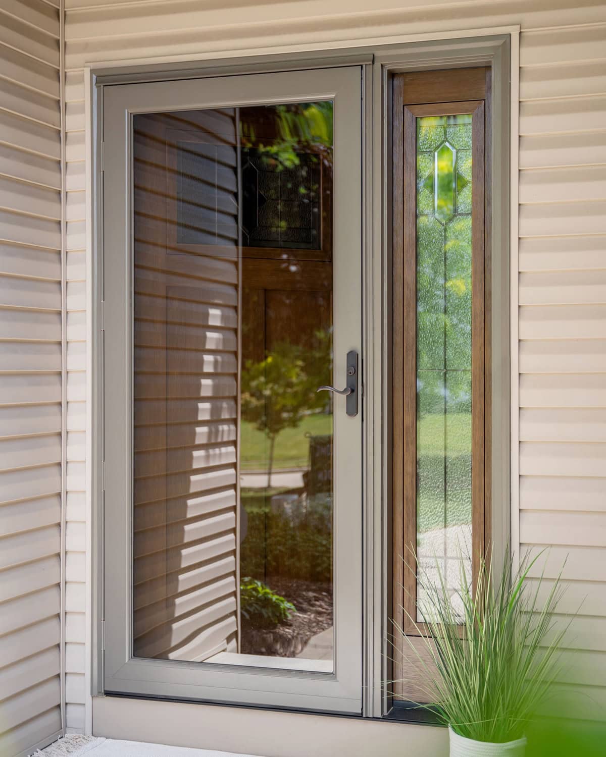 Provia-Storm-Doors-Minnesota-Rusco-036